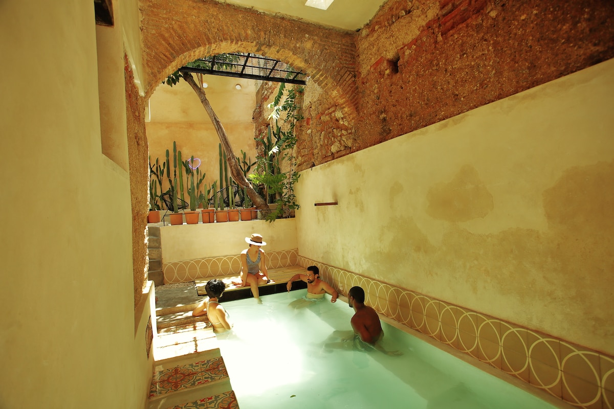 Fixie Lofts: Elegant Colonial Villa with Pool, Santo Domingo